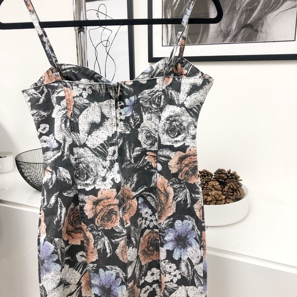 INSIGHT Floral Denim Dress - Picture 2 of 2